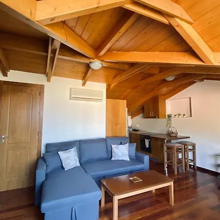 Dinos Apartman Vaszilikí